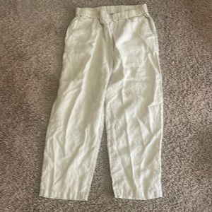 NWOT Quince Linen cropped pants. Never worn. Size Medium